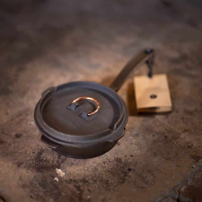 The Bastard Sizzling Plate & Holder M/C Black and Blue BBQ