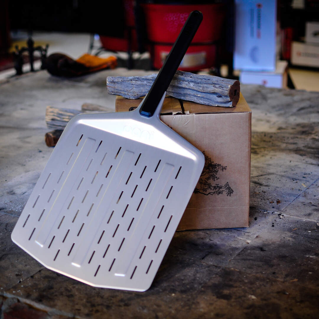 Ooni Perforated Luxe Pizzaschep 14''